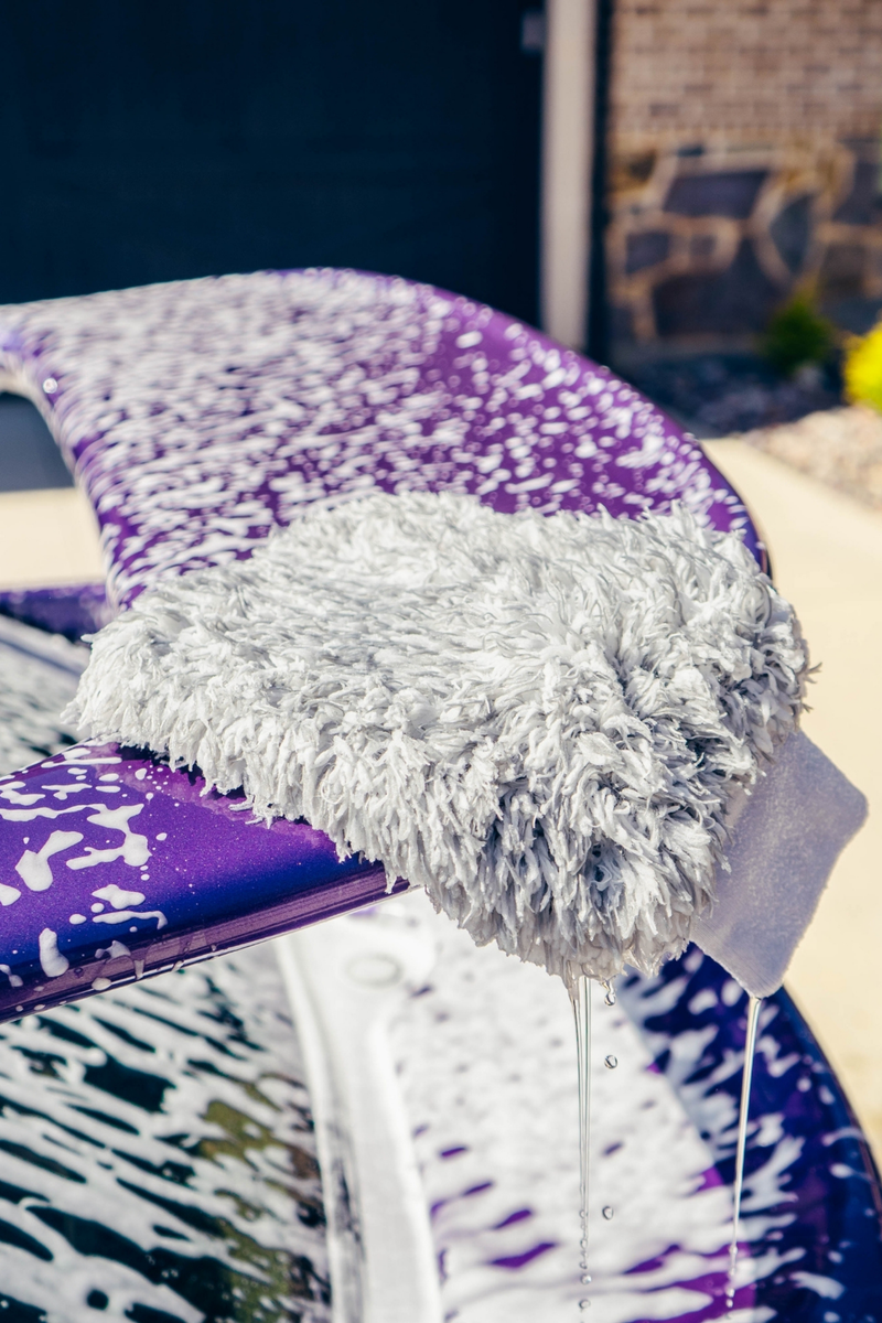 Load image into Gallery viewer, BLACKLINE® MICROFIBER WASH MITT
