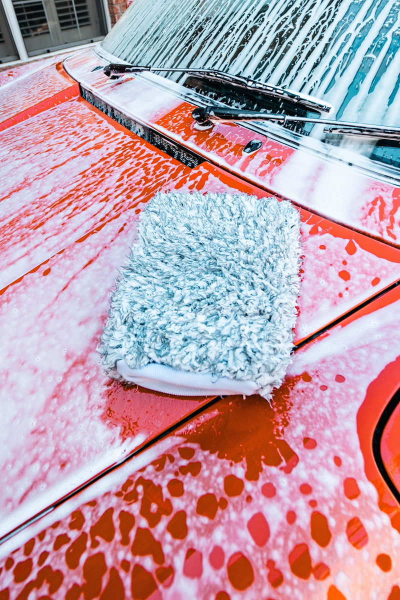 Load image into Gallery viewer, BLACKLINE® MICROFIBER WASH MITT
