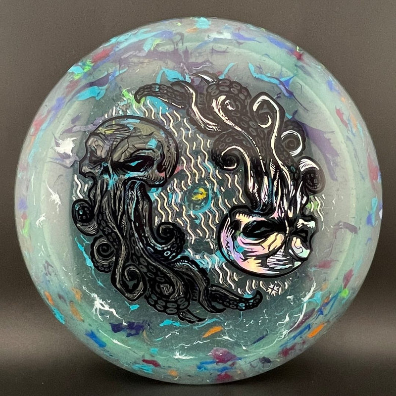 Load image into Gallery viewer, Jawbreaker Z Cigarra - "Cthuloop" by Kelly Baber
