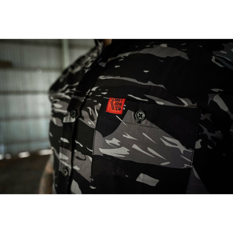 Load image into Gallery viewer, LIGHT WEIGHT BUTTON UP SHORT SLEEVE
