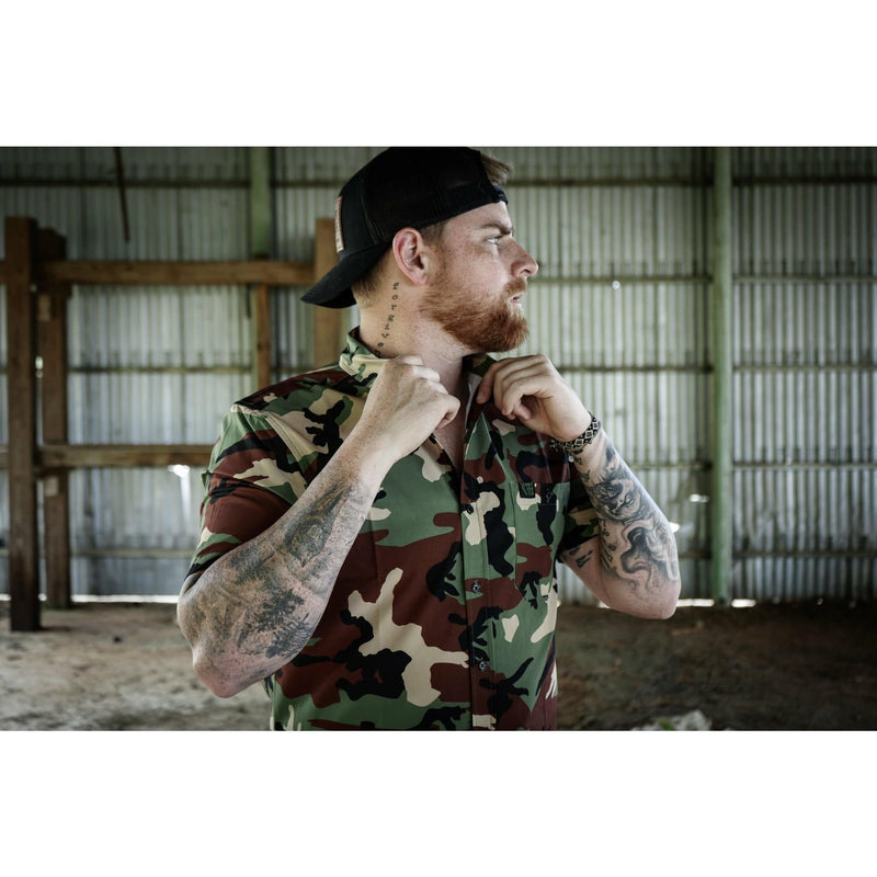 Load image into Gallery viewer, LIGHT WEIGHT BUTTON UP SHORT SLEEVE
