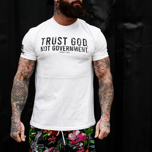 Trust God. Not Government. Men's T-Shirt