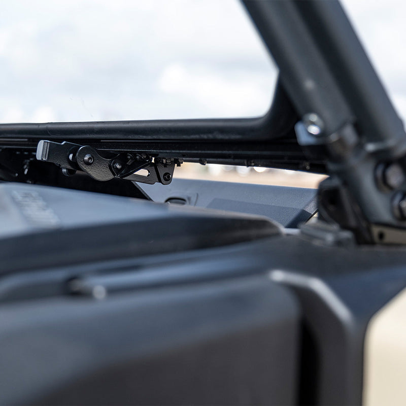 Load image into Gallery viewer, Can-Am Commander Vented Front Windshield
