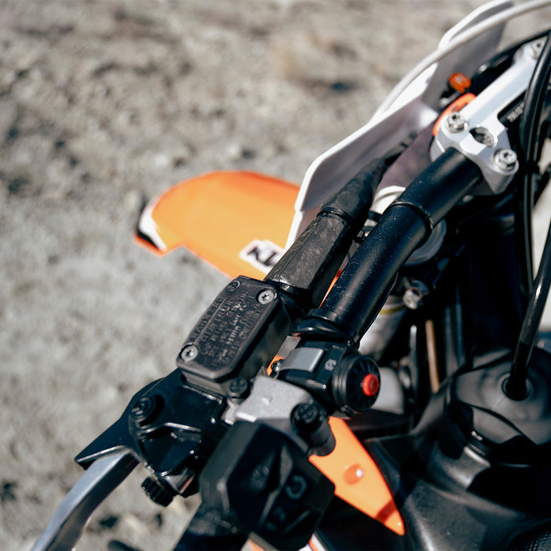 Load image into Gallery viewer, Super Comp Fusion Fiber Clutch Reservoir Guard (KTM, Gas Gas, Husqvarna)
