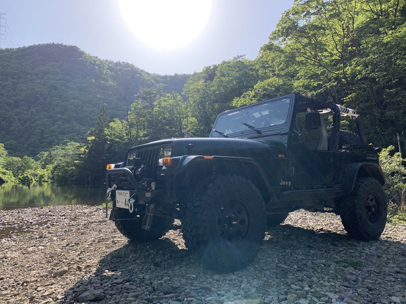 Load image into Gallery viewer, Fishbone Offroad Piranha Front Bumper with Winch Guard for 1987-2006 Jeep Wrangler FB22048
