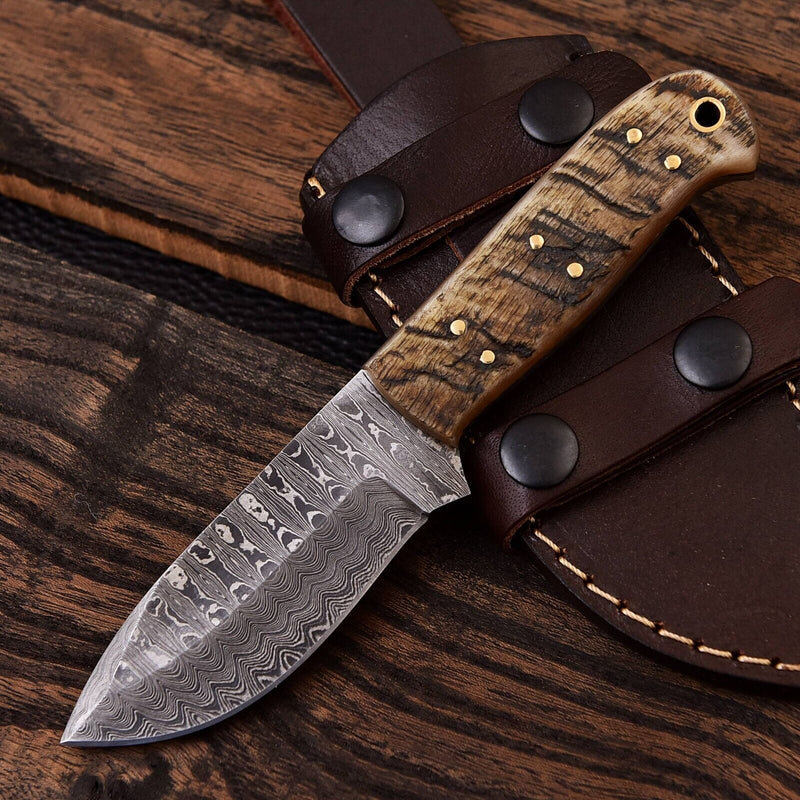 Load image into Gallery viewer, Custom Handmade Damascus Steel Skinning Knife – 4.5&quot; Blade with Sheep Horn Handle
