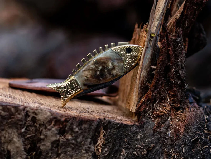 Load image into Gallery viewer, Custom Handmade Fish Style Damascus Steel Folding Knife with Sheep Horn &amp; Brass Handle - Includes Leather Sheath
