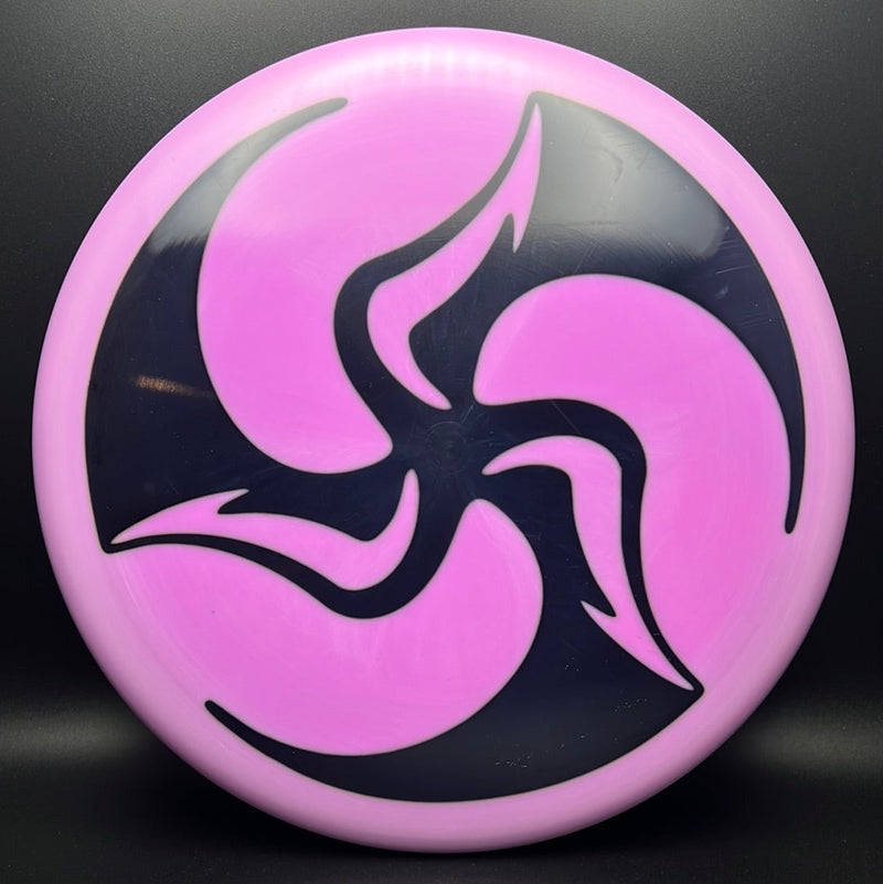 Load image into Gallery viewer, Lux Link - Official Huk Dyed Tri-Fly X-Out
