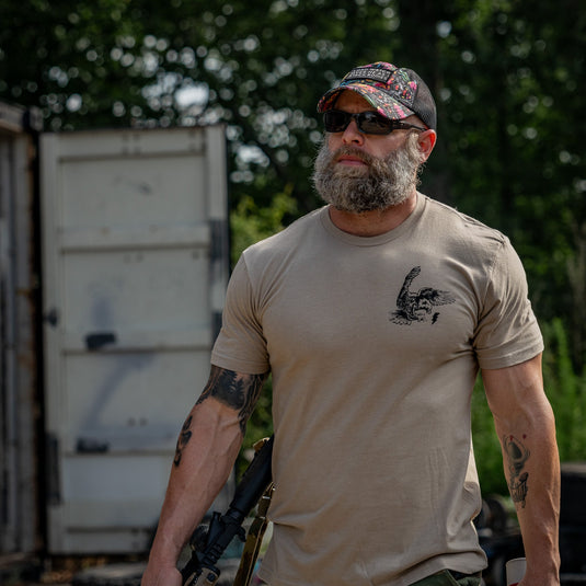 Become A Threat To The Darkness Men's T-Shirt