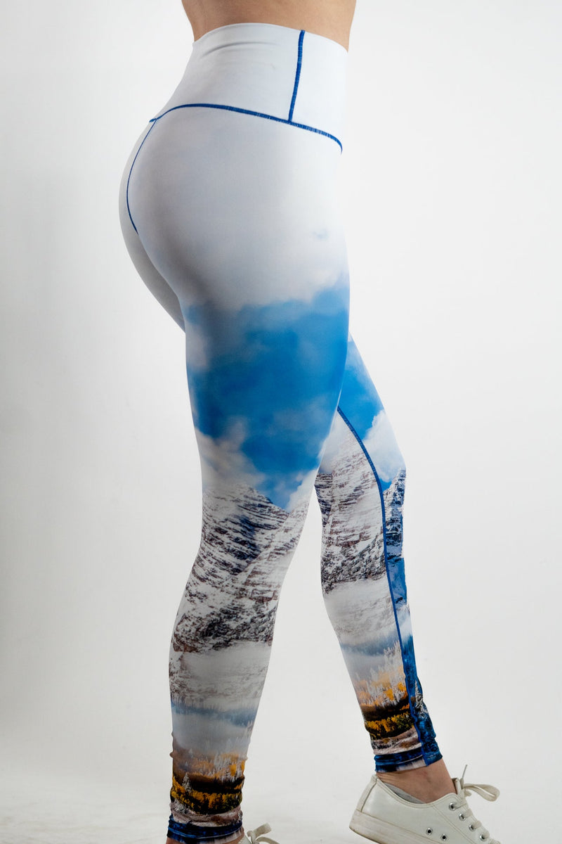 Load image into Gallery viewer, Maroon Bells Fall Yoga Pants
