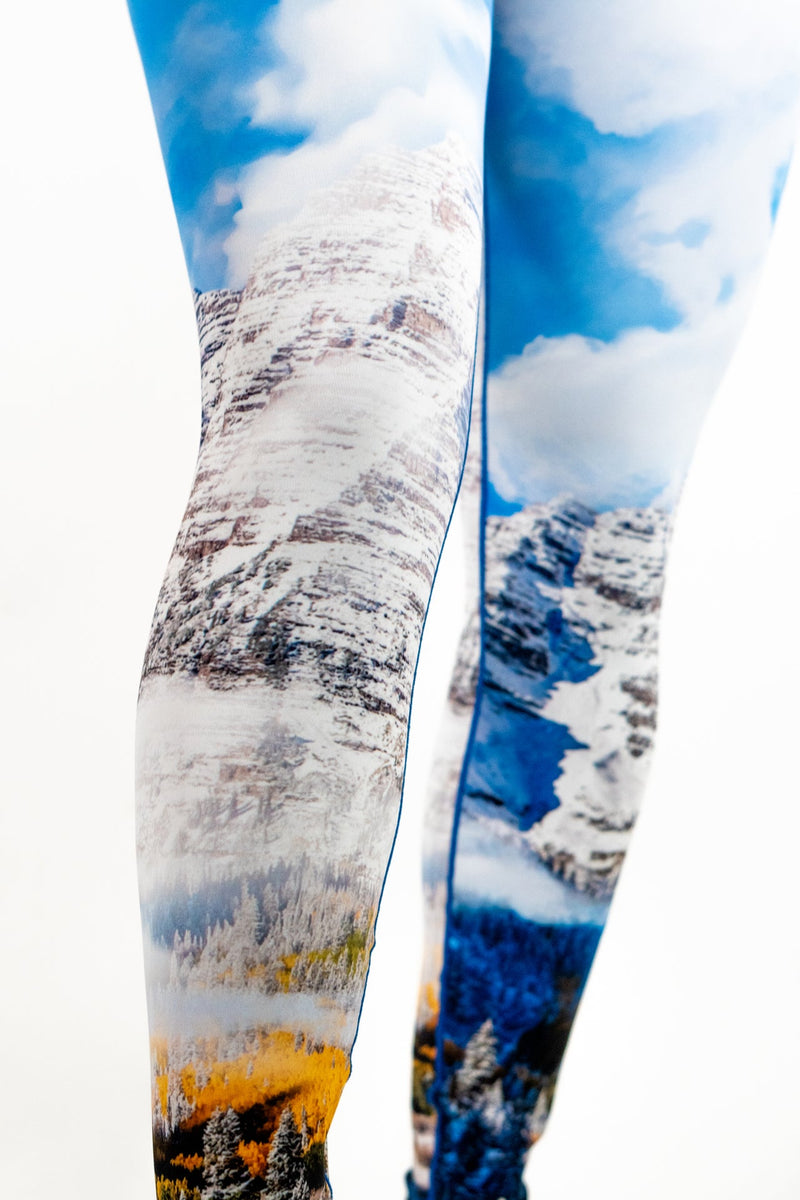 Load image into Gallery viewer, Maroon Bells Fall Yoga Pants
