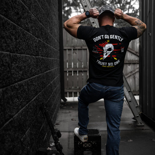 Don't Go Gently. Trust No One Men's T-Shirt