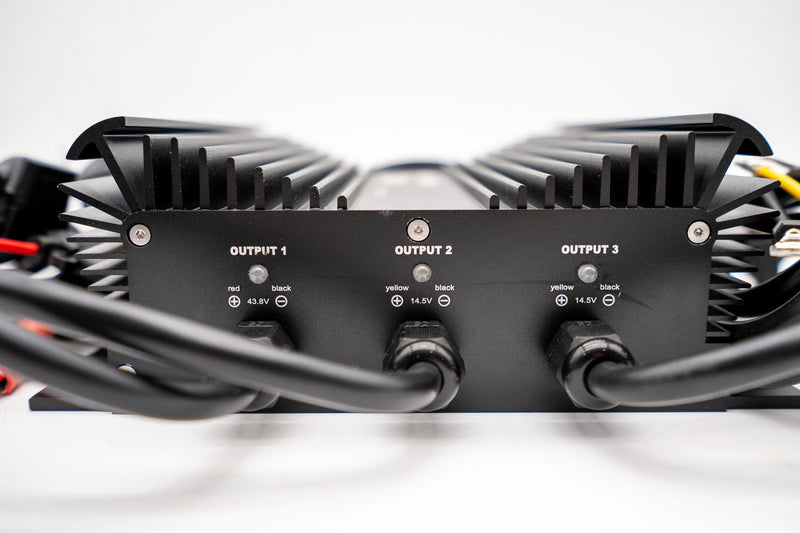 Load image into Gallery viewer, Triple Bank 12v, 12v &amp; 36v marine waterproof Lead/AGM/Lithium charger

