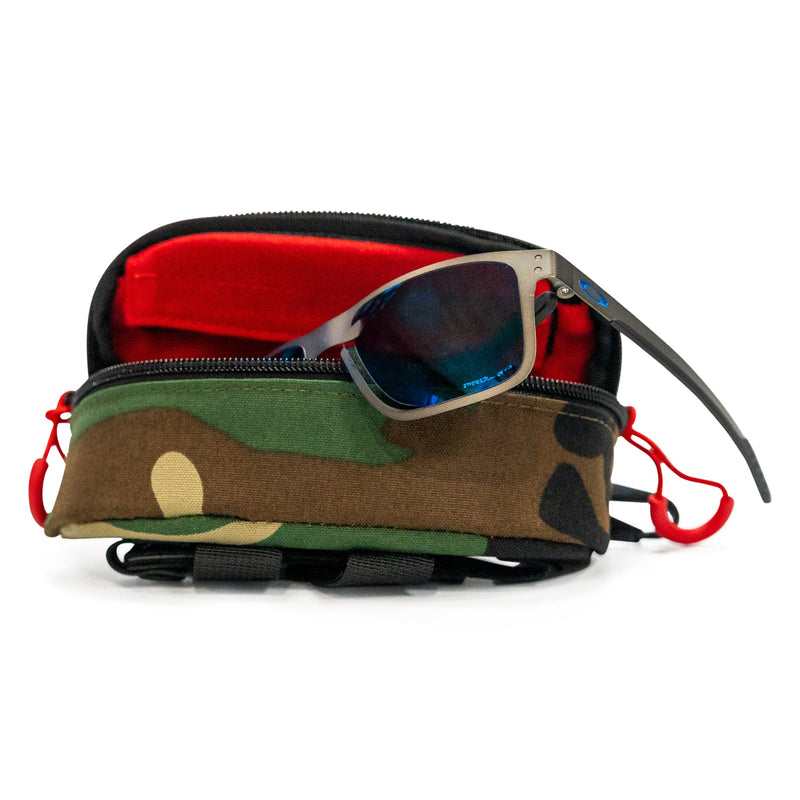 Load image into Gallery viewer, Tactical Molle Sunglasses Carrier + pvc patch
