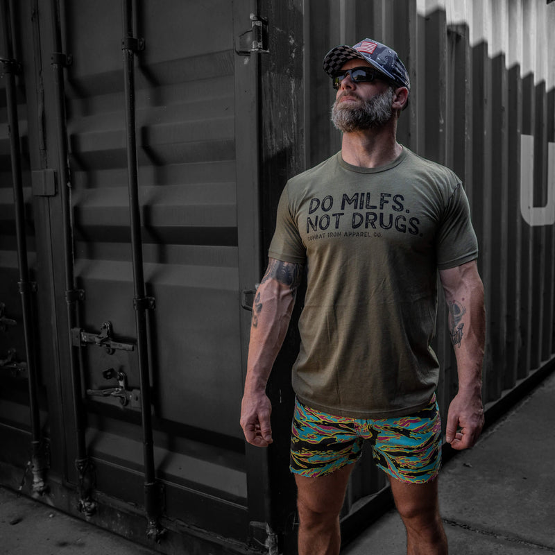 Load image into Gallery viewer, Do Milfs. Not Drugs. Men&#39;s T-Shirt
