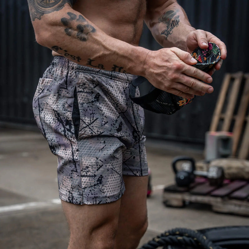Load image into Gallery viewer, Men&#39;s V3 Performance Training Shorts | 5.5&quot;
