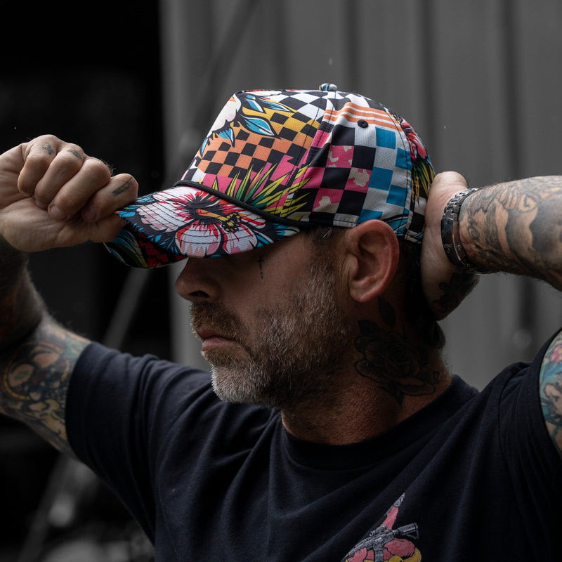 Load image into Gallery viewer, Weekender 5 Panel Snapback Hat

