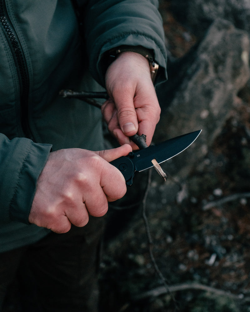 Load image into Gallery viewer, The Straight Back Folding Pocket Knife Giftset for Men and Women (Black and Blue)
