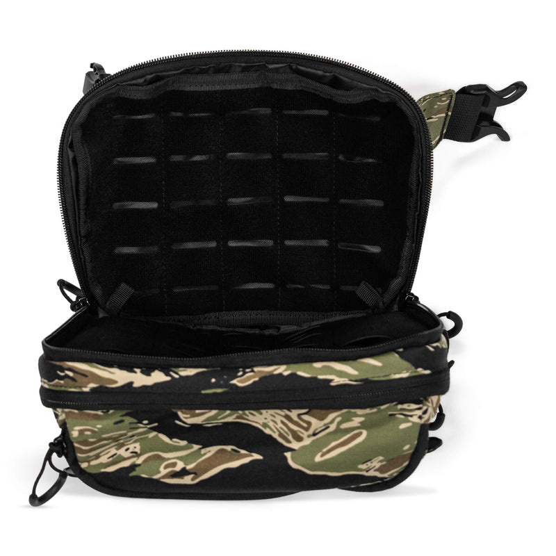 Load image into Gallery viewer, Nomad Recon Fanny Pack
