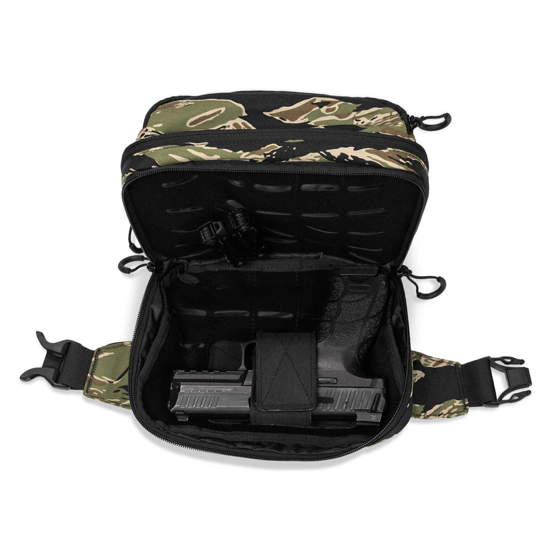 Load image into Gallery viewer, Nomad Recon Fanny Pack
