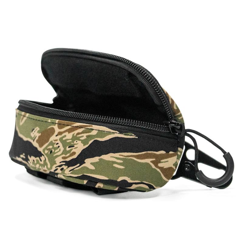 Load image into Gallery viewer, Tactical Molle Sunglasses Carrier + pvc patch

