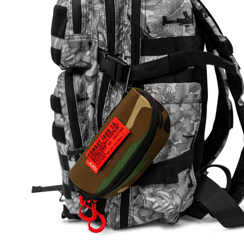 Load image into Gallery viewer, Tactical Molle Sunglasses Carrier + pvc patch
