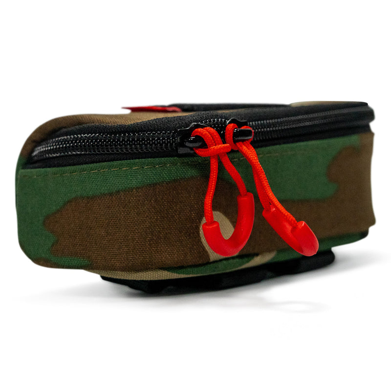 Load image into Gallery viewer, Tactical Molle Sunglasses Carrier + pvc patch
