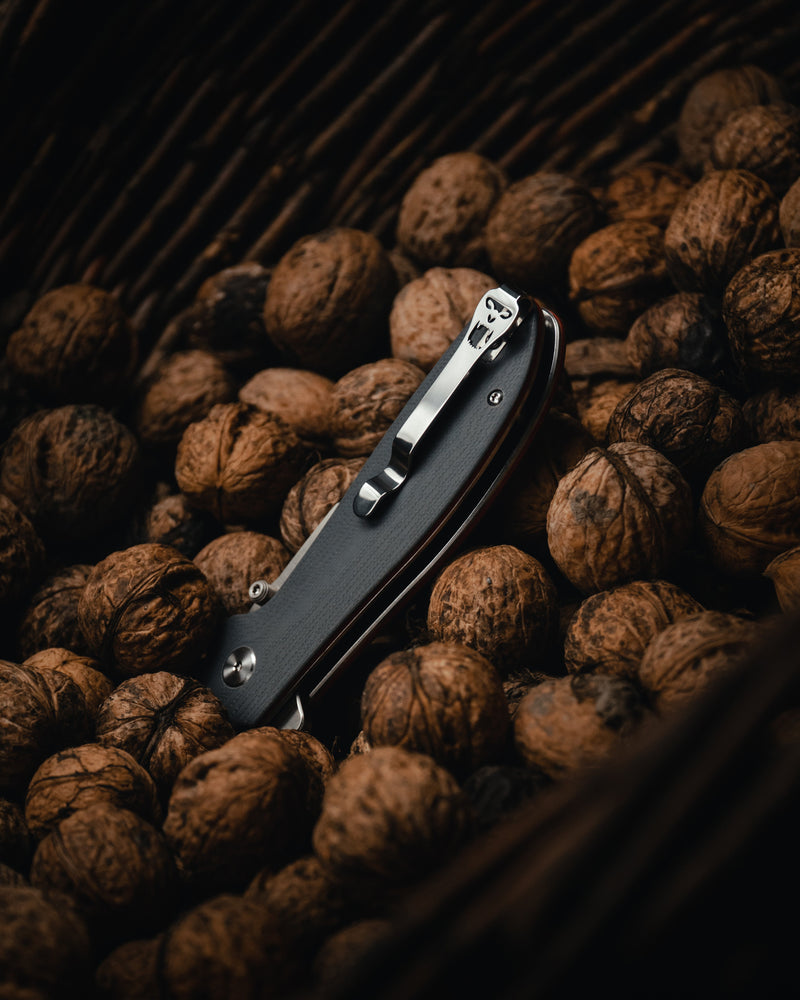 Load image into Gallery viewer, The Straight Back Folding Pocket Knife Giftset for Men and Women (Grey and Red)
