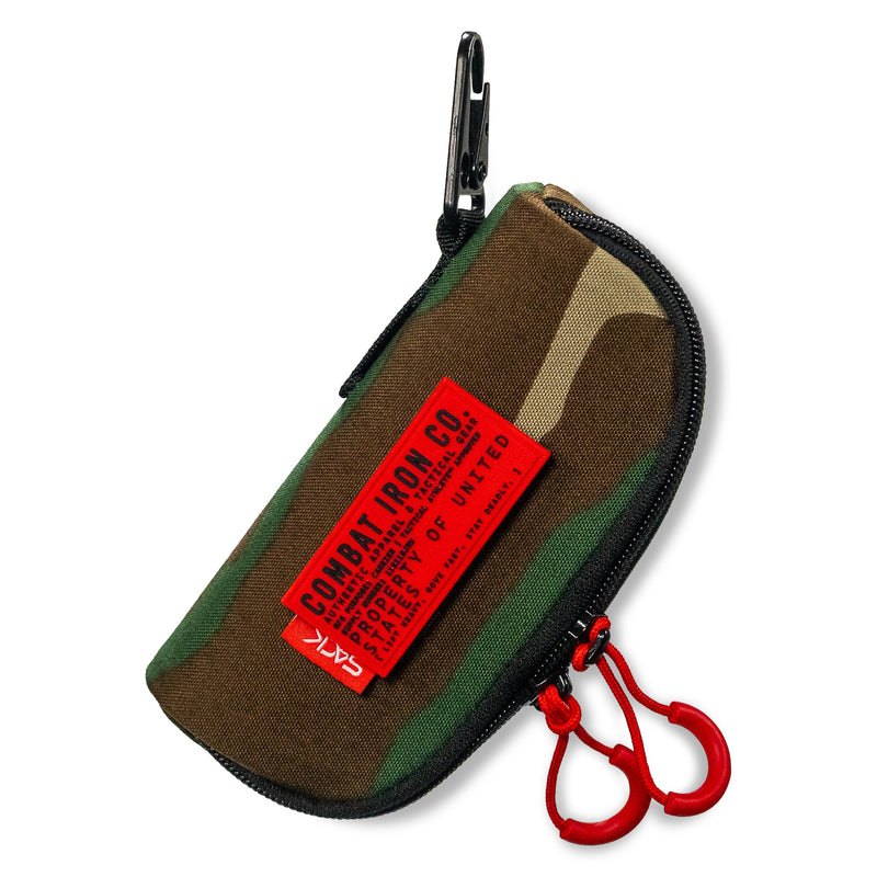 Load image into Gallery viewer, Tactical Molle Sunglasses Carrier + pvc patch
