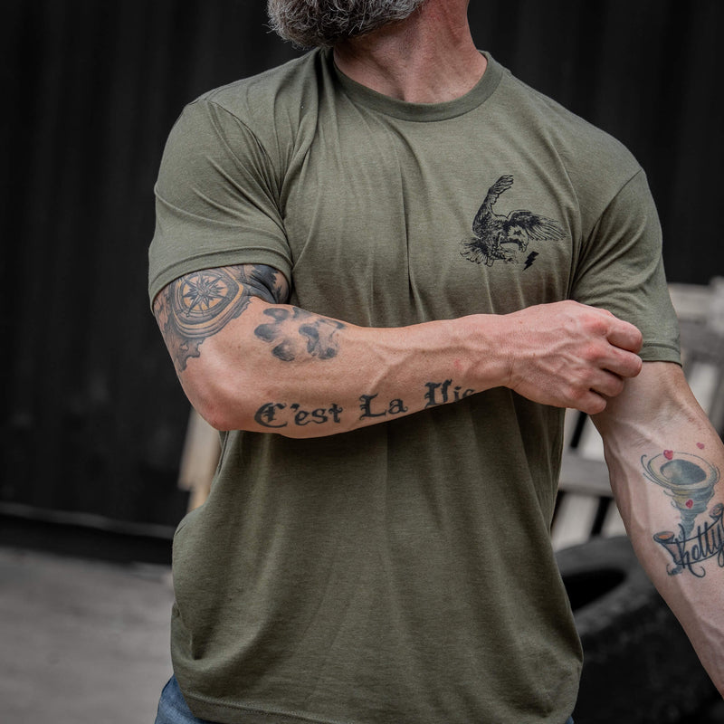 Load image into Gallery viewer, Become A Threat To The Darkness Men&#39;s T-Shirt
