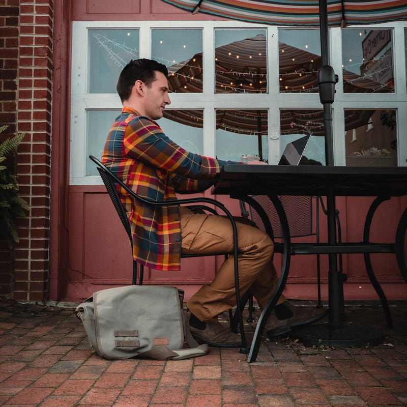 Load image into Gallery viewer, Filios Messenger Bag
