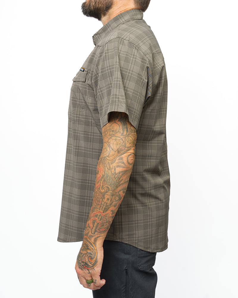 Load image into Gallery viewer, Deke SS Shirt - Beluga Brown
