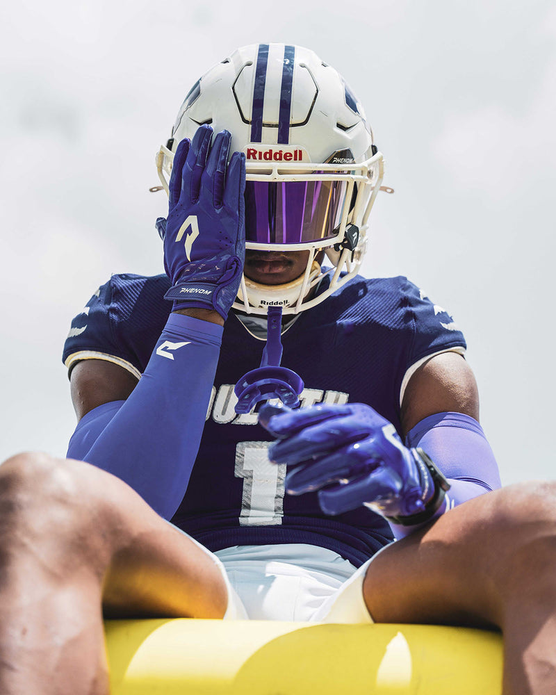 Load image into Gallery viewer, Phenom Elite VPS5 Youth Football Gloves - Team Colors
