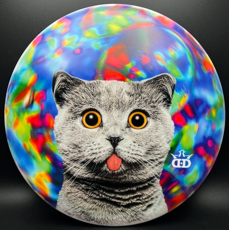 Load image into Gallery viewer, Gold Claymore - DyeMax - Trippin Space Kitty
