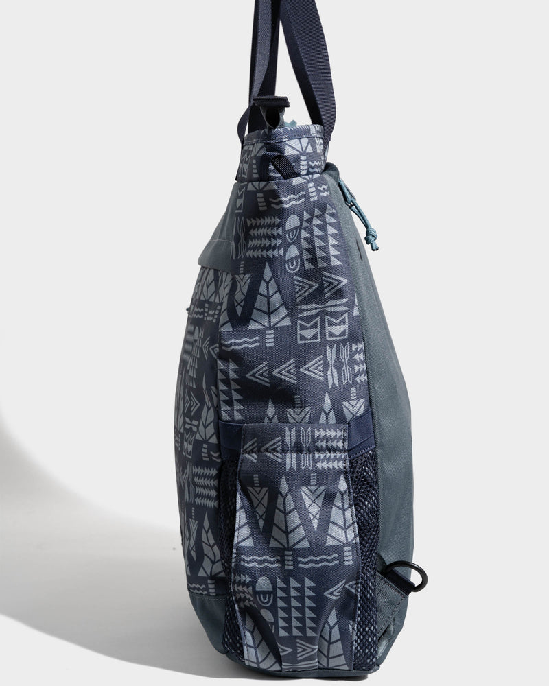 Load image into Gallery viewer, 25L Convertible Carryall - Sapphire
