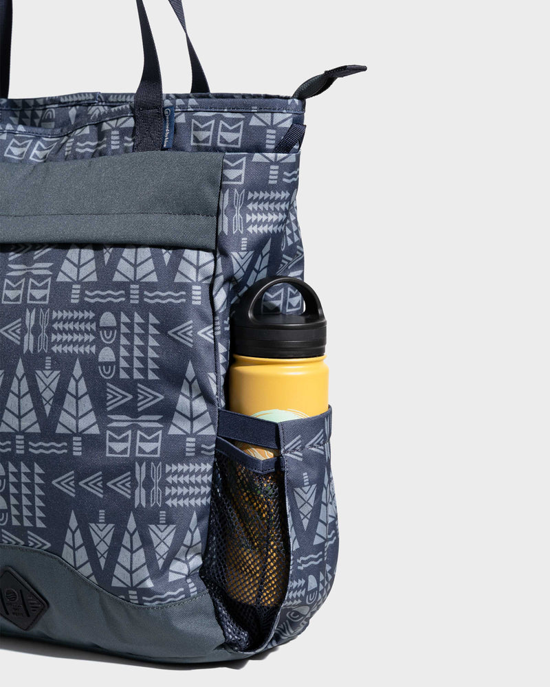 Load image into Gallery viewer, 25L Convertible Carryall - Sapphire
