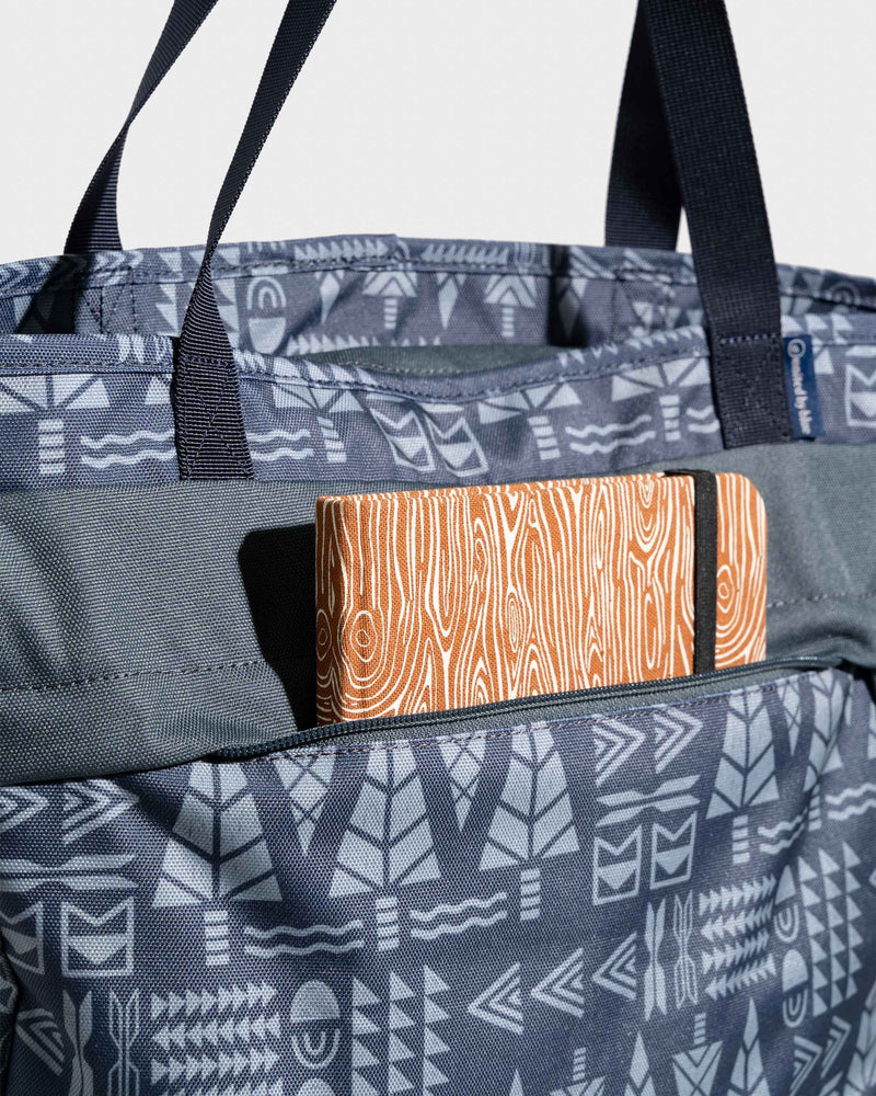 Load image into Gallery viewer, 25L Convertible Carryall - Sapphire
