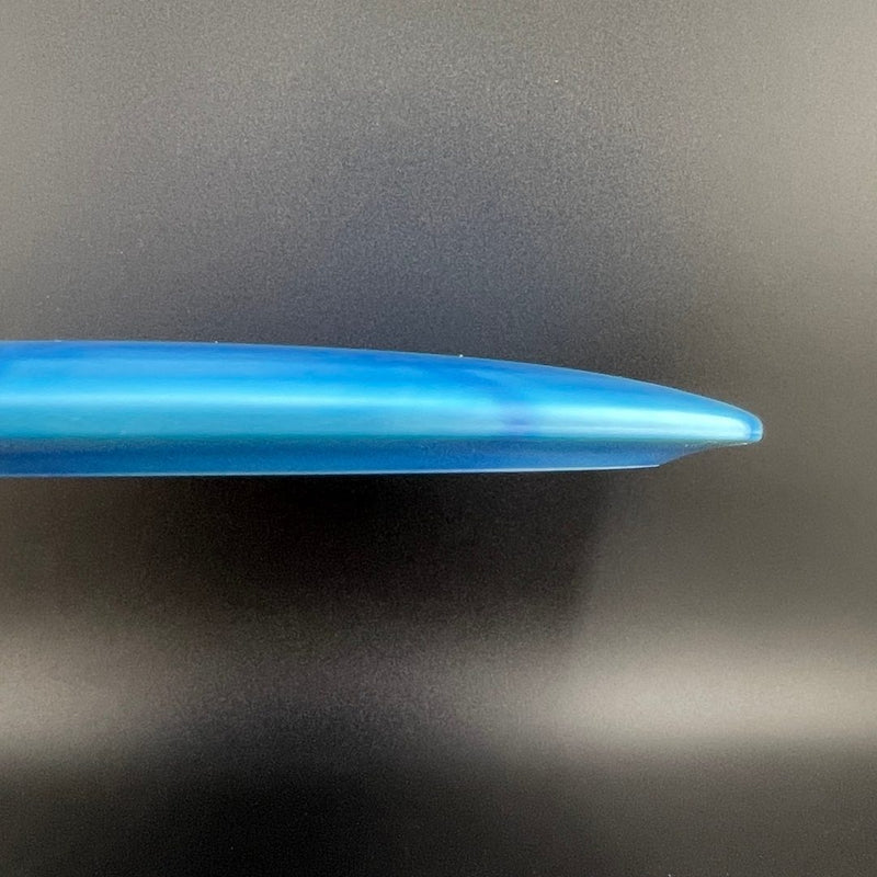 Load image into Gallery viewer, Lux Vapor Essence - Swords &amp; Shield
