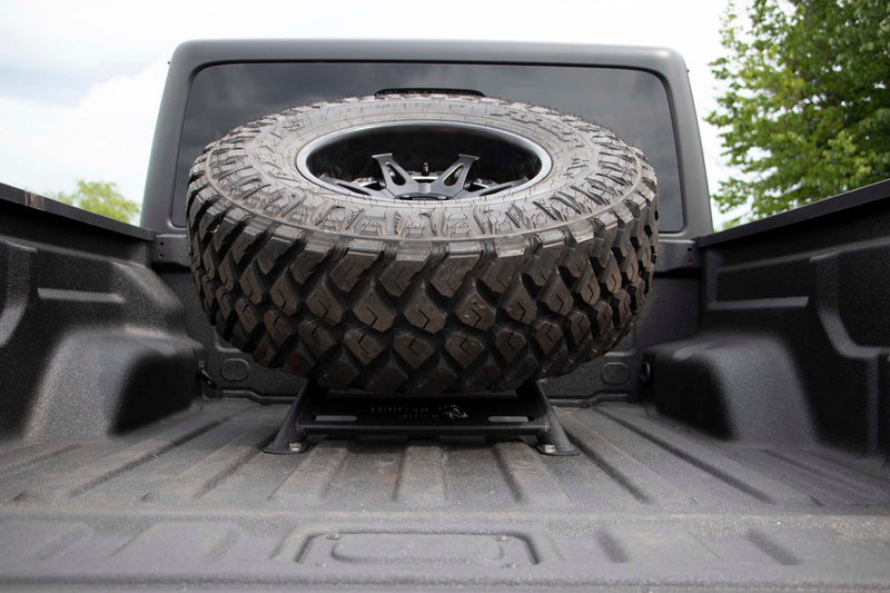 Load image into Gallery viewer, Fishbone Offroad Tire Carrier for 2020 &amp; Up Jeep Gladiator FB21213
