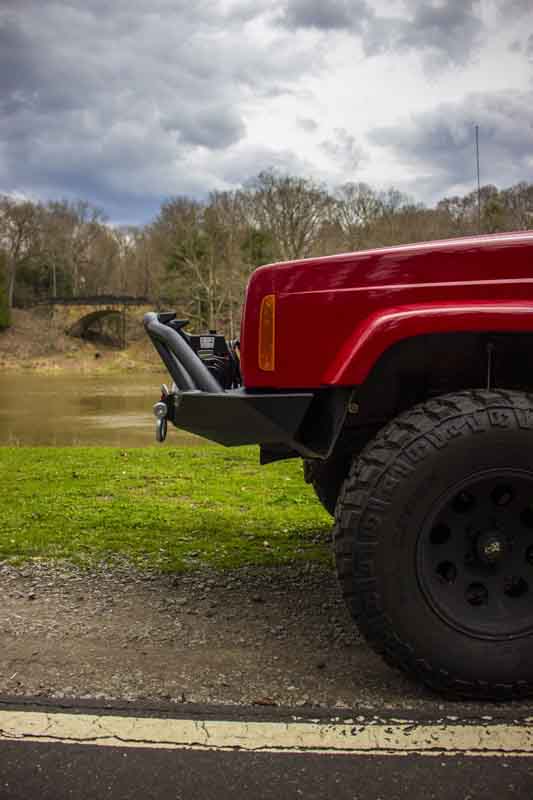 Load image into Gallery viewer, Fishbone Offroad Bullhead Front Winch Bumper with Grille Guard for 1984-2001 Jeep Cherokee FB22060
