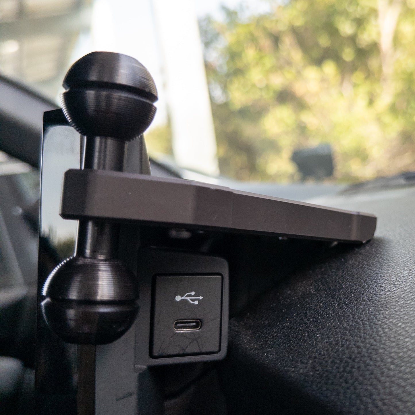 Billet Aluminum 4th Gen Tacoma / 6th Gen 4runner Dashtop Multi Mount (DMM)