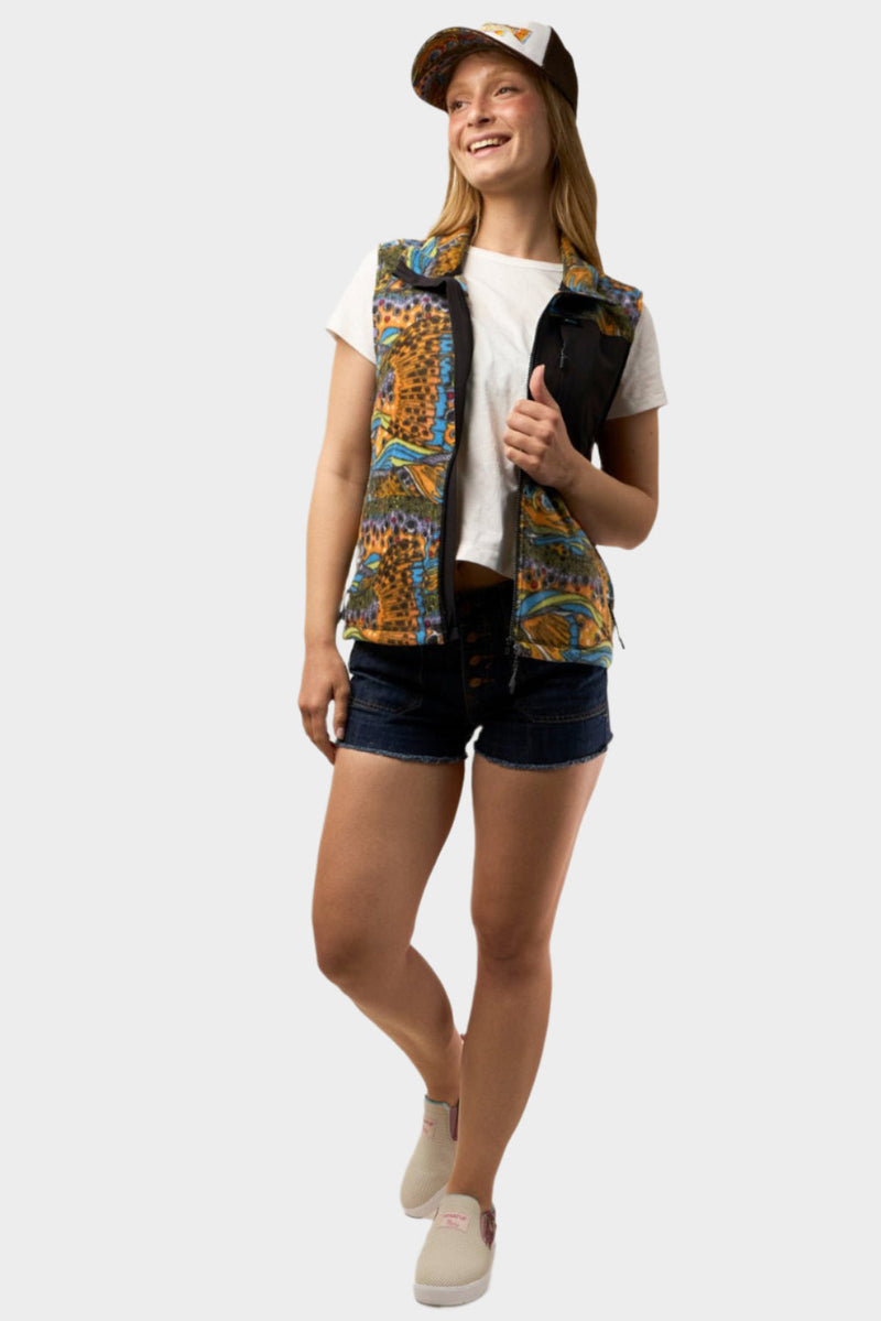 Load image into Gallery viewer, Unbound Brown Fleece Vest
