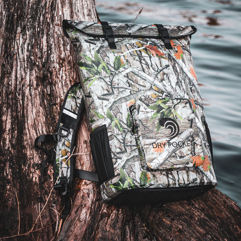 Load image into Gallery viewer, Waterproof Floating Backpack Cooler - Forest Camo
