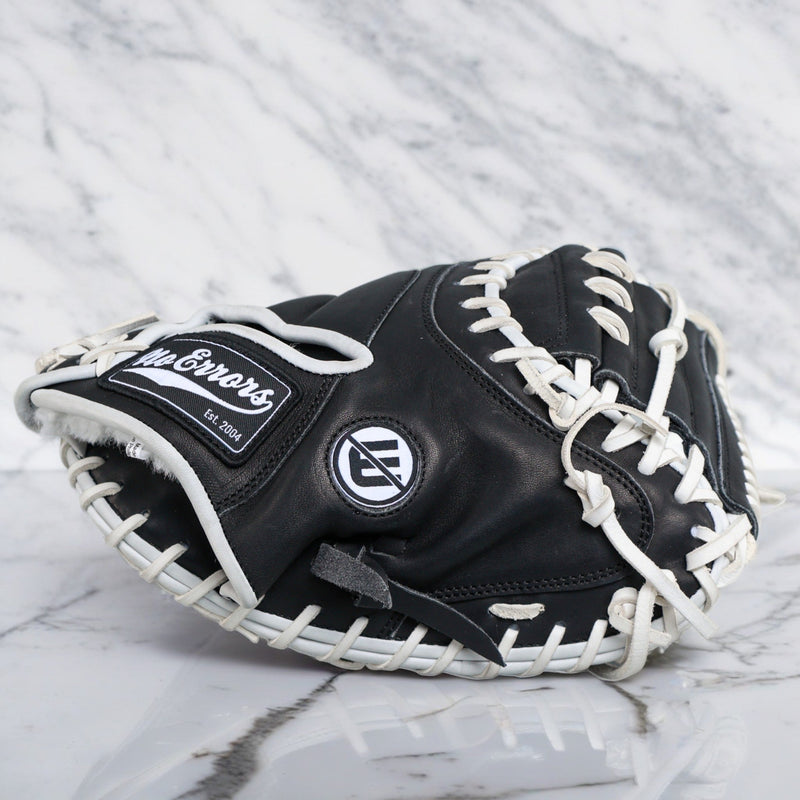 Load image into Gallery viewer, NO E2 1PC DWC Series - 001 - Catchers Mitt
