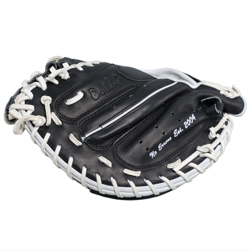 Load image into Gallery viewer, NO E2 1PC DWC Series - 001 - Catchers Mitt
