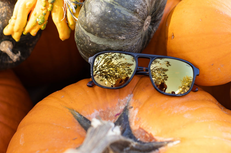 Load image into Gallery viewer, St George | Lowdown
