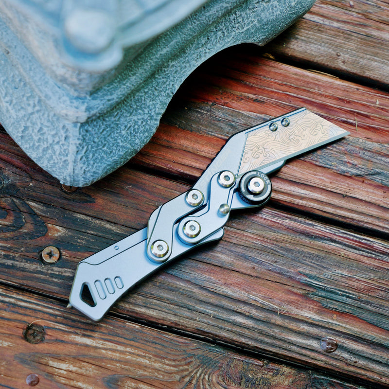 Load image into Gallery viewer, Stinger Godzilla Tool, Folding Pocket Utility - Space Grey
