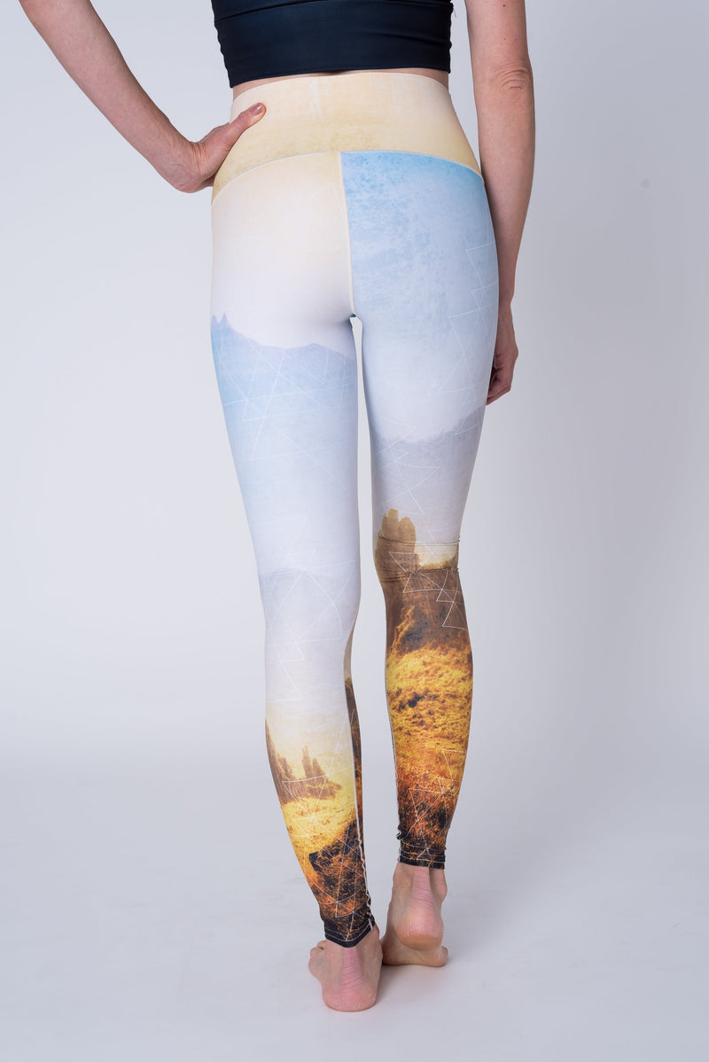 Load image into Gallery viewer, Golden Hour Yoga Pants
