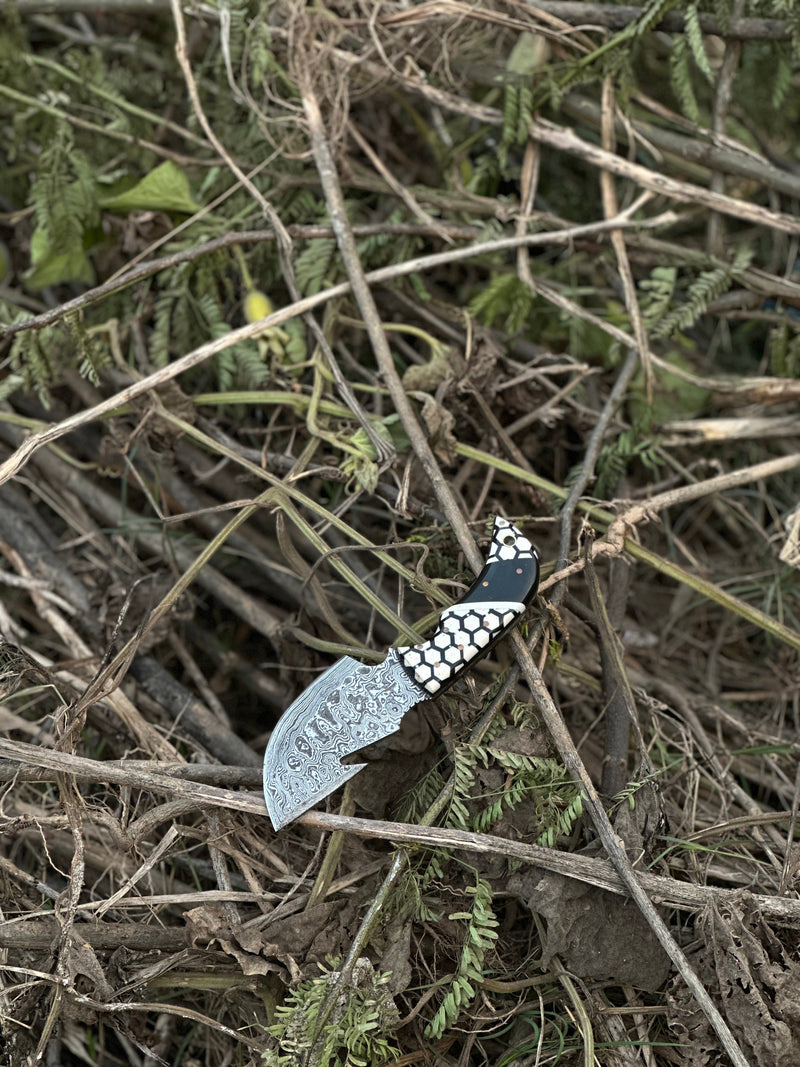 Load image into Gallery viewer, Exquisite Custom Handmade Damascus Steel Guthook Skinning Knife with Unique Resin Handle - 7.5” Blade with Leather Sheath
