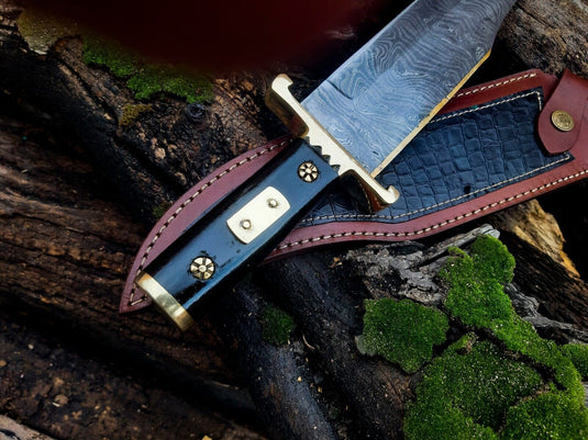 13-Inch Damascus Steel Cowboy Bowie Knife with Buffalo Horn Handle & Leather Sheath – Perfect Gift for Knife Enthusiasts